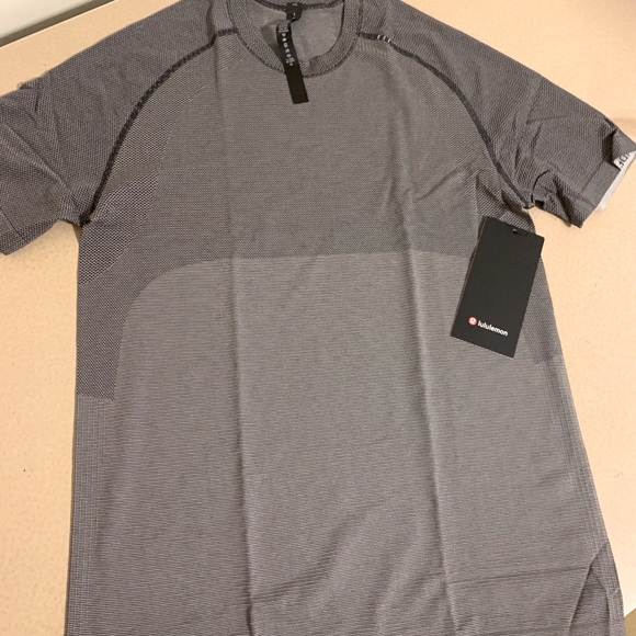 Lululemon Mens Metal Vent Tech Short Sleeve Shirt Size S - NWT - Picture 8 of 13